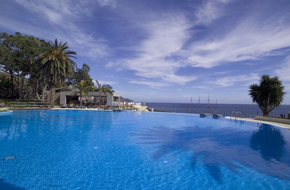 佩斯塔纳赌场公园酒店&赌场 丰沙尔 外观 照片 Infinity pool at the Hotel