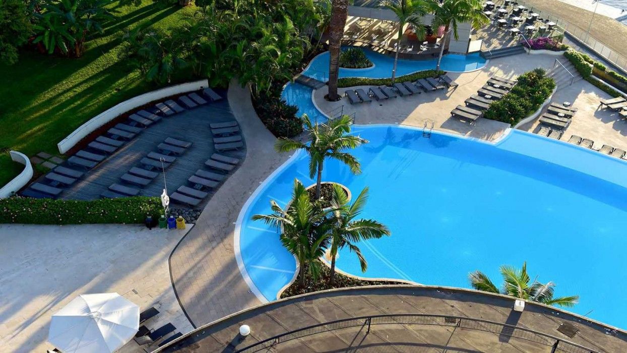 佩斯塔纳赌场公园酒店&赌场 丰沙尔 外观 照片 The pool at the hotel
